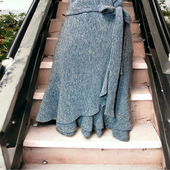 City Studio Estilo Faux Wrap Tiered Ruffle Dress Keyhole Back NWOT Blue Size 3 - Picture 7 of 13